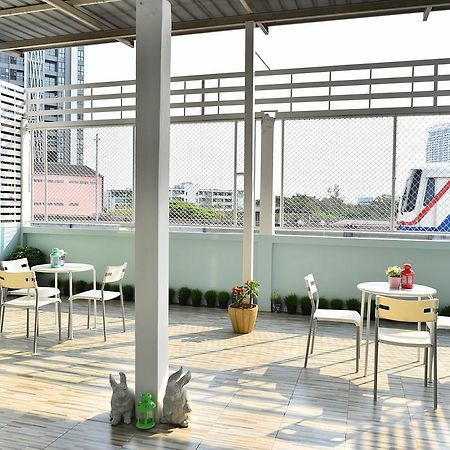 Take A Rest Hotel Bangkok Buitenkant foto