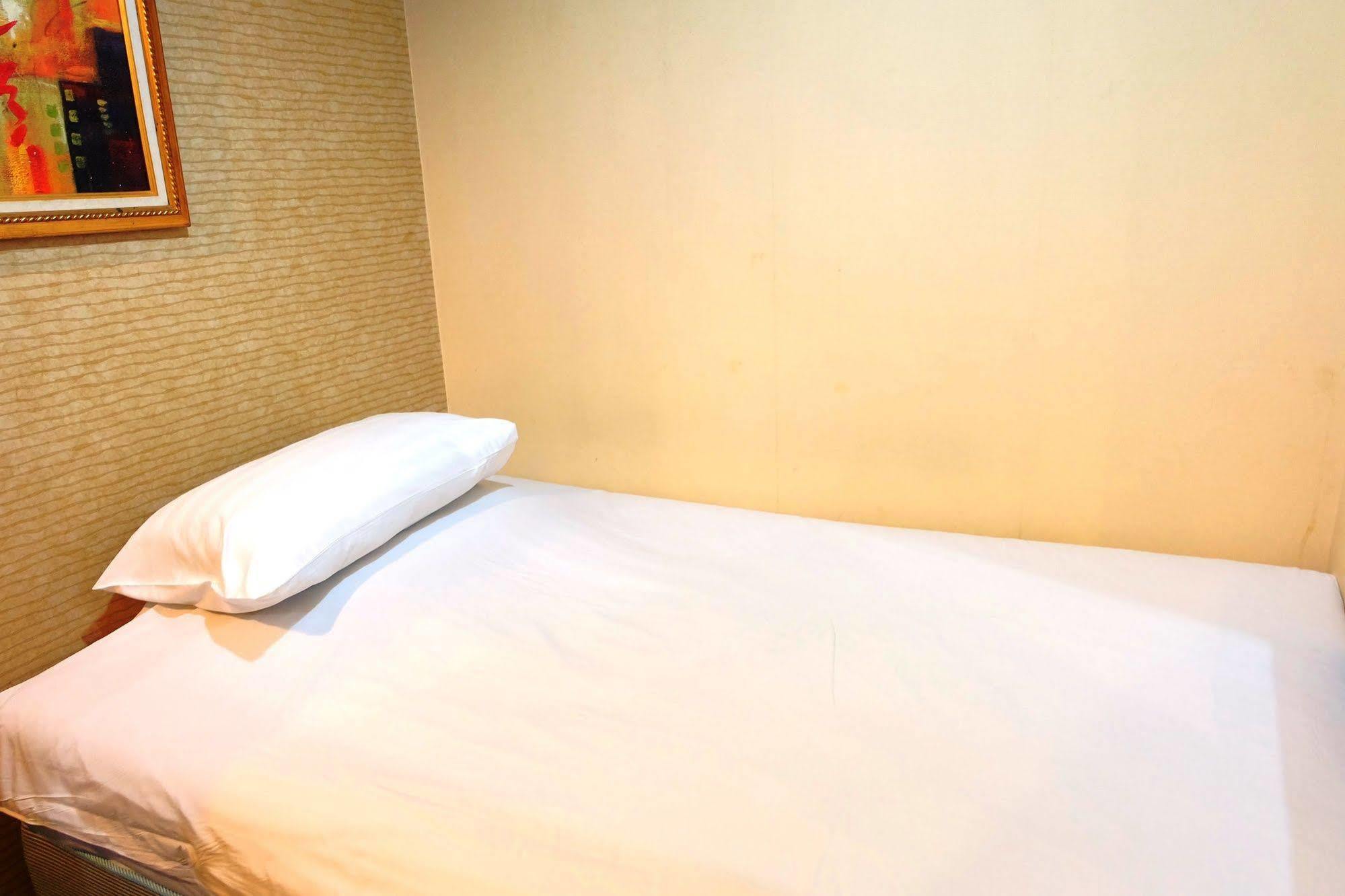 Take A Rest Hotel Bangkok Buitenkant foto